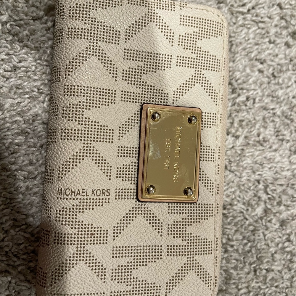 Michael Kors Logo Wallet